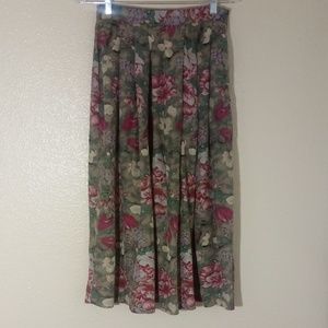 Vintage Pocketed Floral Pleated Prophecy Skirt
